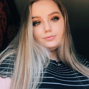 Meet your Posher, Lindsey!